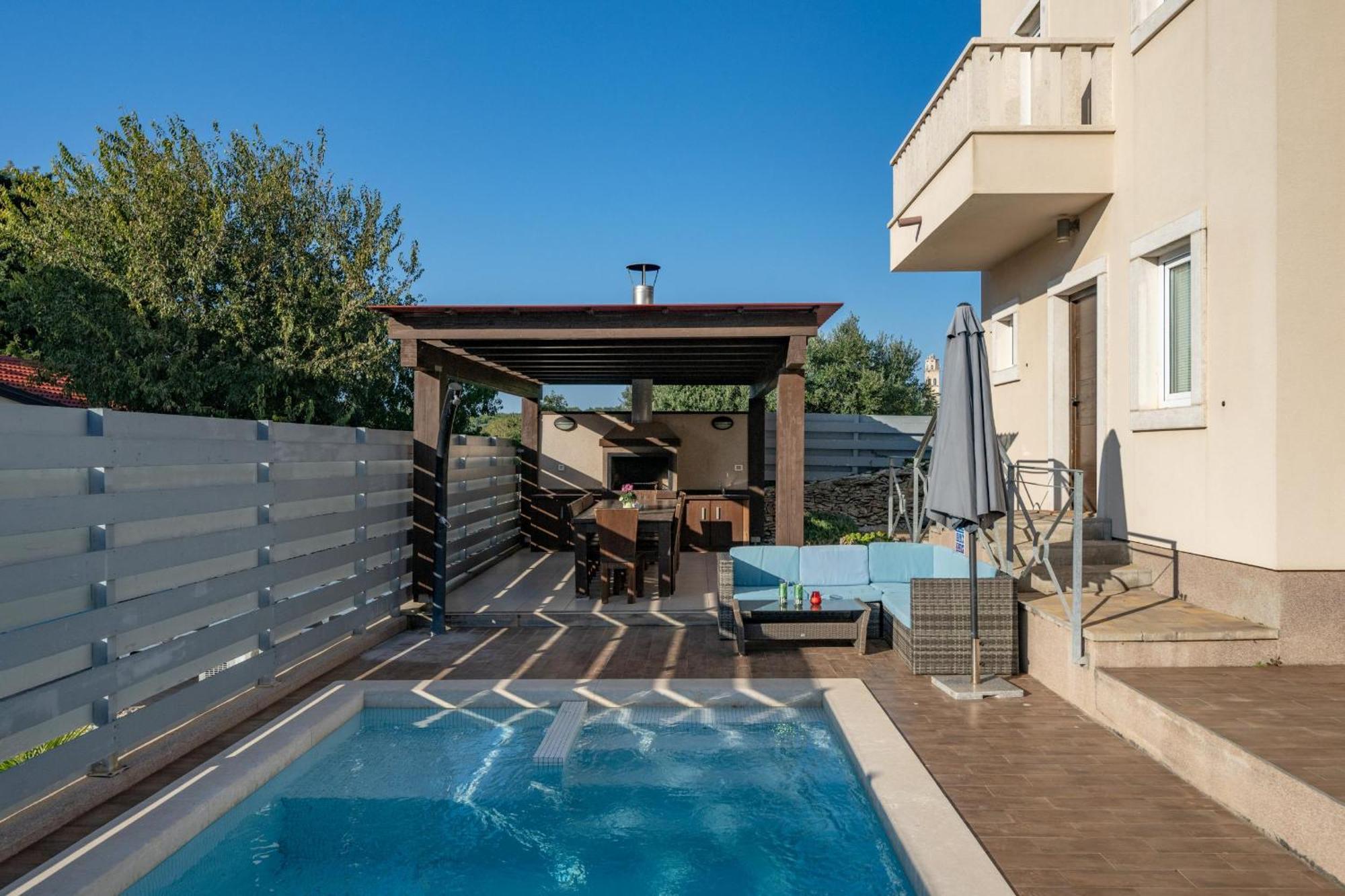 Villa Castagna Near The Sea With Private Pool And Sauna Premantura Exterior foto