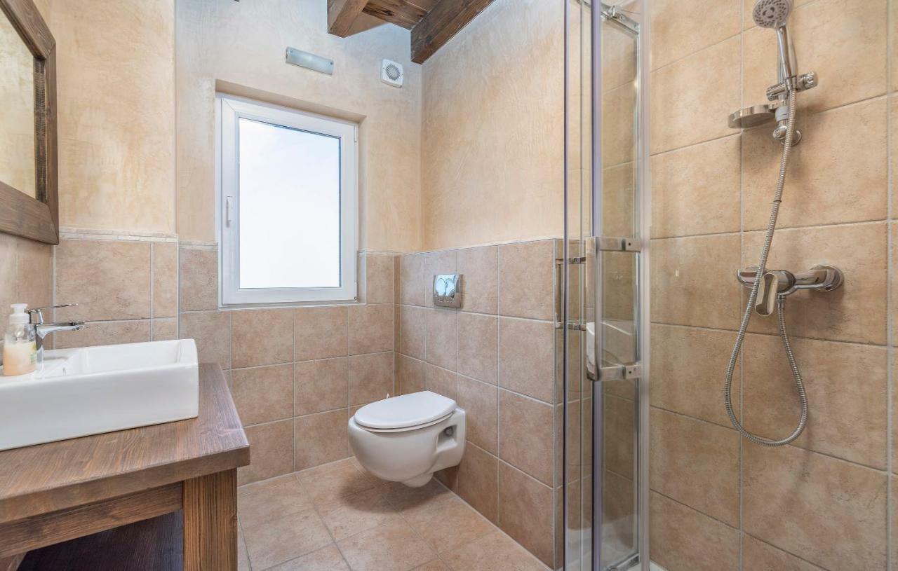 Villa Castagna Near The Sea With Private Pool And Sauna Premantura Exterior foto
